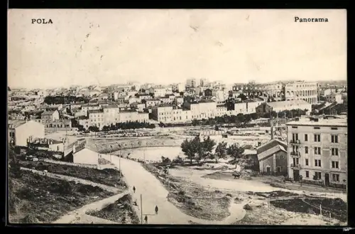 AK Pola, Panorama mit Leuten