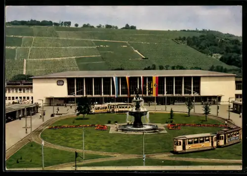 AK Würzburg, Strassenbahnen vor dem Hauptbahnhof