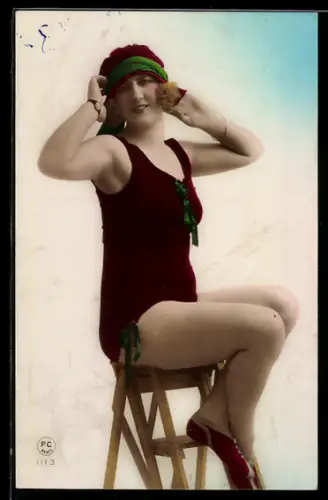 AK Dame im schwarzen Badeanzug porträtiert