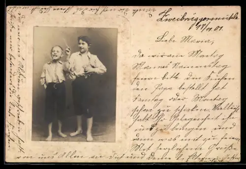 Foto-Collage-AK Zwei Jungen beim Rauchen