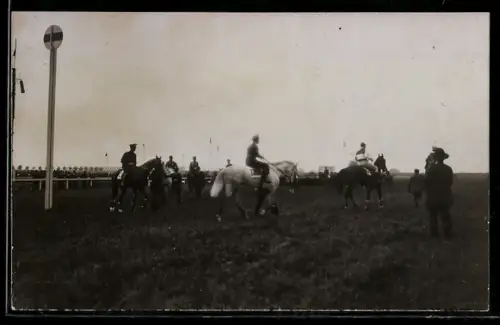 Foto-AK Mannheim, Pferderennbahn, Reiter zu Pferd, 1913