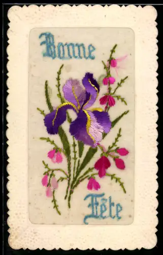 Seidenstick-AK Iris und rote Blumen, Schriftzug Bonne Fete, Ornament-Rahmen
