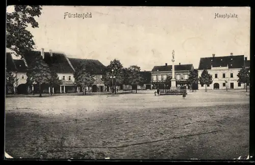 AK Fürstenfeld, Hauptplatz mit Säule und Häuserfront