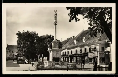 AK Neumarkt /Stmk., Oberer Marktplatz mit Pestsäule