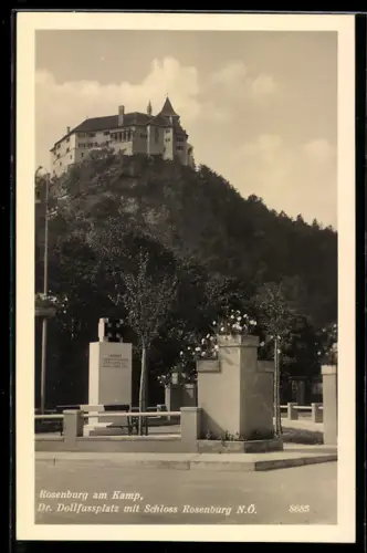 AK Rosenburg am Kamp, Dr. Dollfussplatz mit Schloss