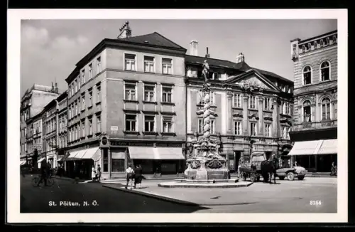 AK St. Pölten /N. Ö., Hauptplatz mit Pestsäule und Brunnen