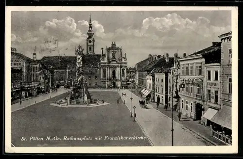 AK St. Pölten /N.-Ö., Rathausplatz mit Franziskanerkirche