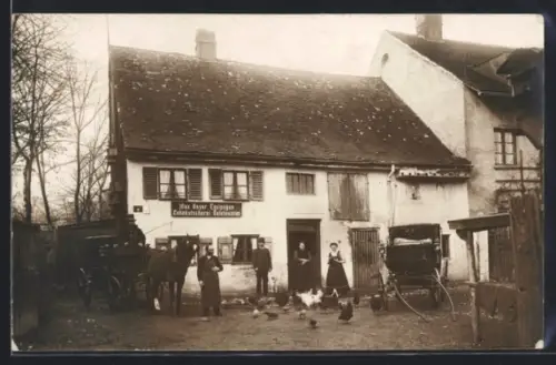 Foto-AK München-Schwabing, Lohnkutscherei Max Bayer, Gunezrainerstrasse 5, Personen mit Hühnern