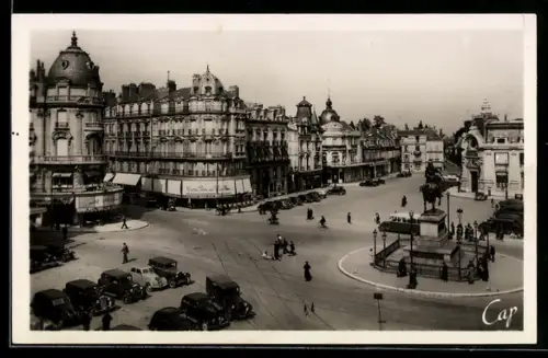 AK Orléans, Place du Martroi, vers les banques et le grand café