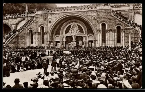 AK Lourdes, La Bénédiction des Malades