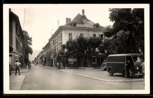 AK Faverges /Haute-Savoie, L`Hôtel de Genève et la rue de la République