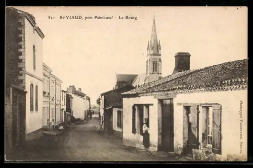 AK Saint-Viaud près Paimboeuf, Le Bourg
