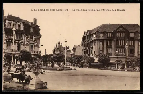 AK La Baule-les-Pins /Loire-Inf., La Place des Palmiers et l`Avenue des Tilleuls