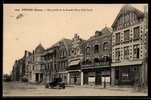 AK Péronne /Somme, Une partie de la Grande Place, Côté Ouest, Pharmacie Centrale