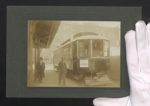 Fotografie Ansicht Chicago / IL, Strassenbahn mit Wagennummer 336 samt Fahrer und Schaffner in Chicago