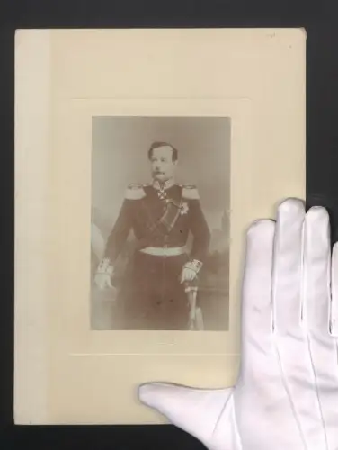 Fotografie Backofen, Portrait Grossherzog Ludwig III. von Hessen und bei Rhein in Uniform mit Orden