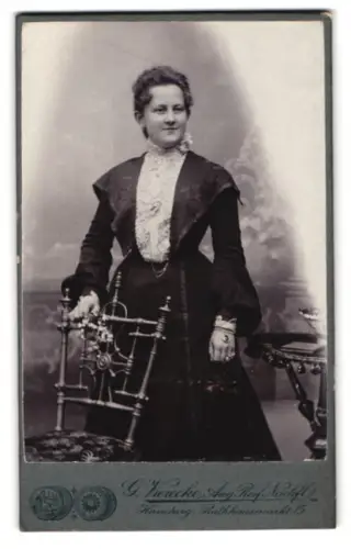 Fotografie G. Vierecke, Hamburg, Rathausmarkt 15, Porträt einer Dame