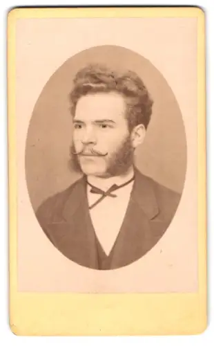 Fotografie G. Völkerling, Dessau, Porträt des Herr Adolf Peetz, Dessau 1875