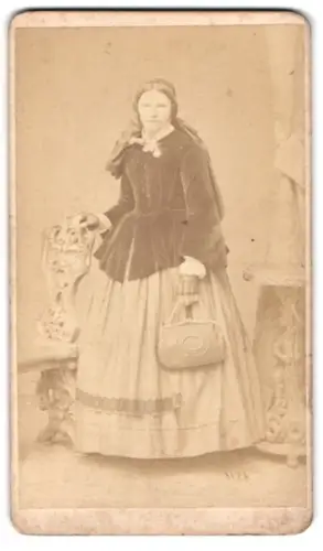 Fotografie Baldi & Würthle, Salzburg, Portrait der Frau Ester Thalgau