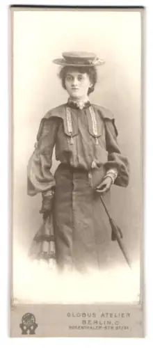 Fotografie Globus Atelier, Berlin, Rosenthaler Strasse 27/31, Portrait der Frau Kathi Meiser 1904