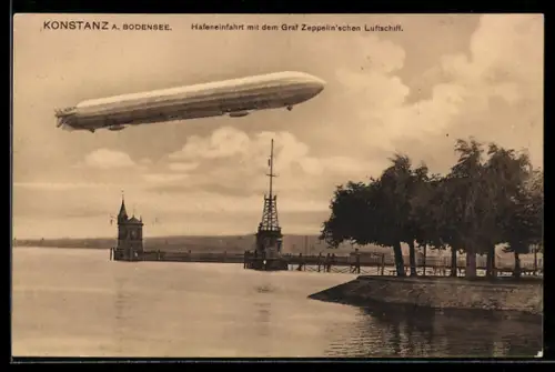 AK Konstanz a. Bodensee, Hafeneinfahrt mit dem Graf Zeppelin`schen Luftschiff