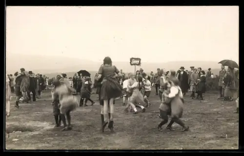Foto-AK Frankfurt a. M., Tanzveranstaltung der Humboldt-Schule 1924