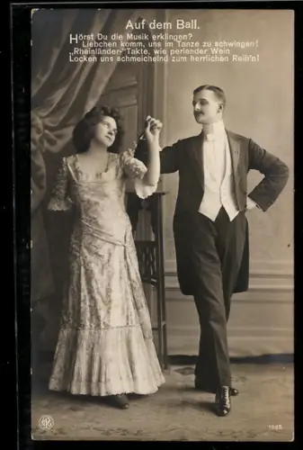 AK Junges Paar tanzt auf dem Ball