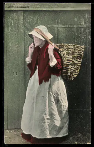 AK Alte Dame mit Fischkorb auf dem Rücken