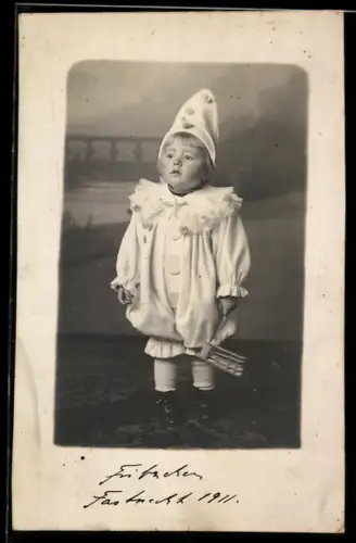 Foto-AK Kleiner Harlekin mit Schnarre