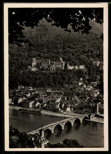 Foto-AK Deutscher Kunstverlag, Nr. 18: Heidelberg, Schloss aus der Vogelschau mit Umgebung