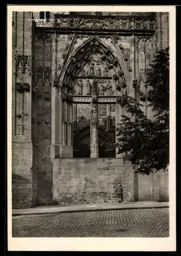 Foto-AK Deutscher Kunstverlag, Nr. 4: Wetzlar, Dom, Westportal und dahinter die alte roman. Fassade