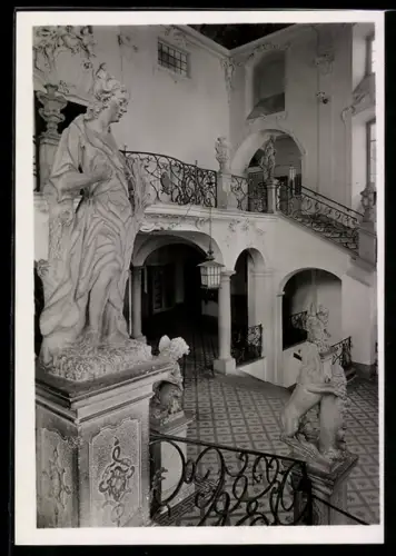 Foto-AK Deutscher Kunstverlag, Nr. 6: Meersburg am Bodensee, Treppenhaus im Neuen Schloss