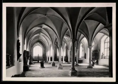 AK Stralsund, Katharinen-Kloster, Innenansicht mit Säulen