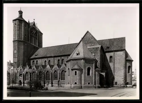 Foto-AK Deutscher Kunstverlag, Nr. 2: Braunschweig, Dom, vom Süden