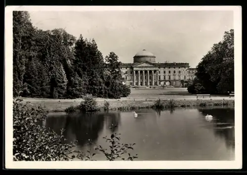 Foto-AK Deutscher Kunstverlag, Nr. 11: Wilhelmshöhe, Blick auf den Mittelbau vom Schloss, Gartenseite