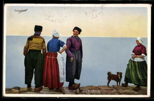 AK Volendam, niederländische Frauen und Männer am Meer