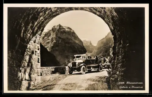 AK Spiringen, Fahrzeug auf der Klausenstrasse, Galerie und Selbsanft