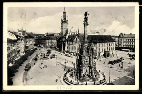 AK Olmütz, Hauptplatz mit Dreifaltigkeitssäule und Strassenbahn
