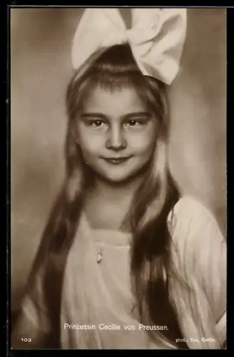 AK Prinzessin Cecilie von Preussen mit grosser Schleife im Haar, Tochter des Kronprinzenpaares Wilhelm und Cecilie