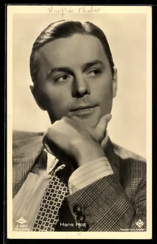 AK Schauspieler Hans Holt mit nachdenkendem Blick