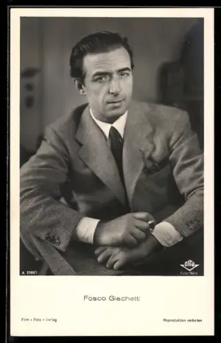 AK Schauspieler Fosco Giachetti mit Zigarette in der Hand