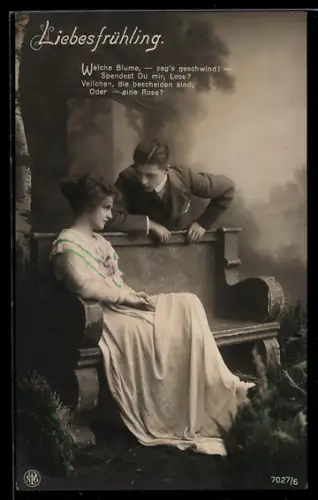 Foto-AK NPG Nr. 7027/6: Junges Paar im Liebesfrühling