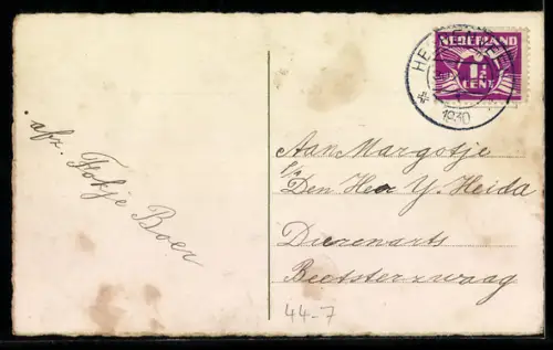 AK Mädchen mit Puppe, Geschenke, Muff