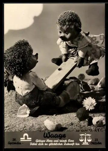 AK Igel Mecki wippt mit seinem Kind, Sternzeichen Waage