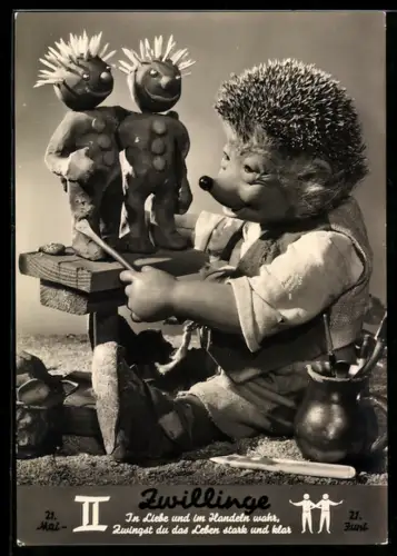 AK Mecki bastelt zwei Figuren aus Ton, Sternzeichen Zwilling