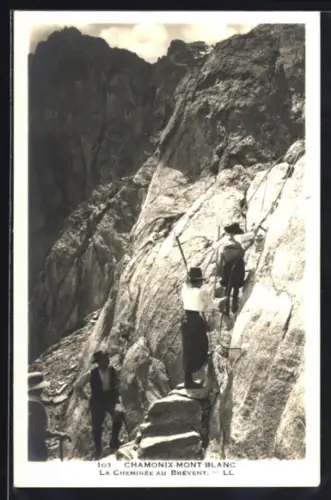 AK Chamonix-Mont-Blanc, La Cheminée au Brévent, Bergsteiger