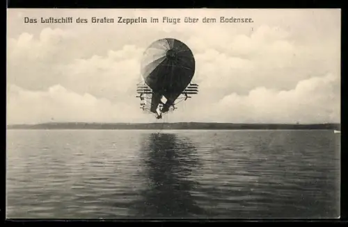 AK Zeppelin-Luftschiff im Fluge über dem Bodensee