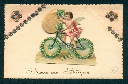 Oblaten-AK Aufgeklebter Kleiner Engel mit Ei u. Maiglöckchen auf Blumenfahrrad, Sterne, Ostergruss