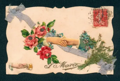 Oblaten-AK Le Marie, Handschlag eines Paares, Rosen, aufgeklebte Gräser, Seidenband mit Schleifen