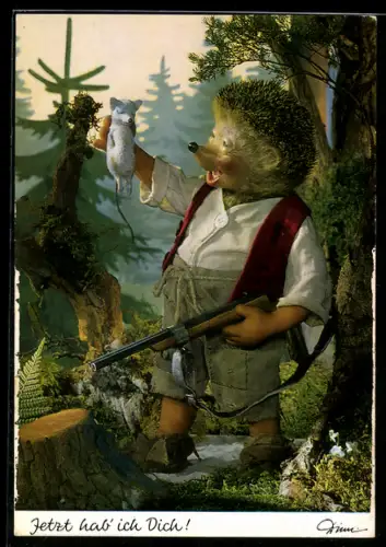 AK Mecki mit Gewehr fängt Maus im Wald
